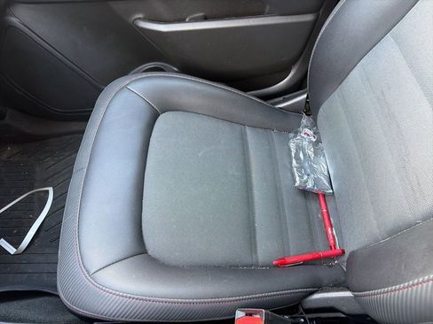 Used 2017 GMC Canyon SLE w/ All Terrain Package image 26