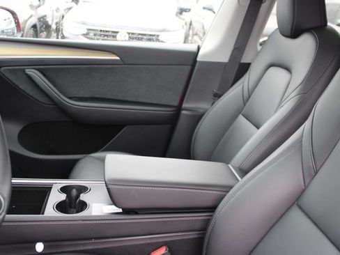 Used 2023 Tesla Model Y Long Range AWD/4WD image 25