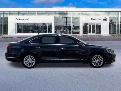 Used 2017 Volkswagen Passat 1.8T SE FWD image 4