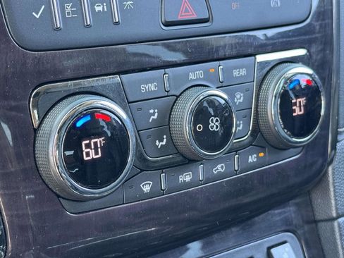 Used 2017 Buick Enclave Leather FWD image 17