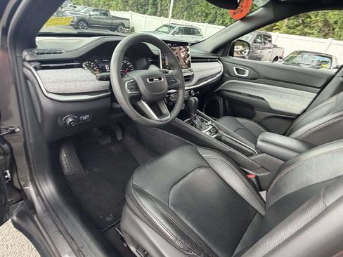 Used 2023 Jeep Compass Latitude AWD/4WD image 17