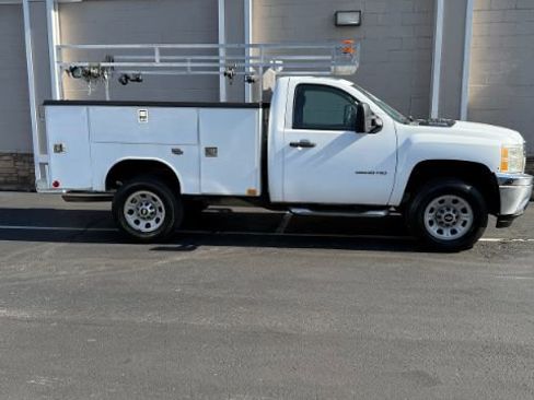 Used 2011 Chevrolet Silverado 3500 W/T image 4