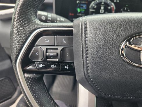 Used 2022 Toyota Tundra Platinum image 28