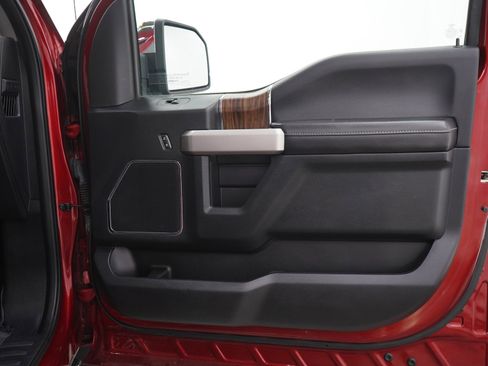 Used 2019 Ford F150 Lariat w/ Equipment Group 502A Luxury AWD/4WD image 9