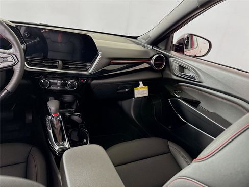 New 2026 Chevrolet Trax RS w/ Sunroof Package image 17