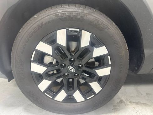 Used 2025 Hyundai Santa Cruz SEL FWD image 11