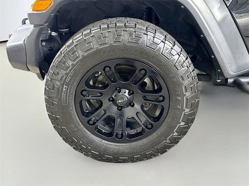 Used 2022 Jeep Wrangler Sport image 8