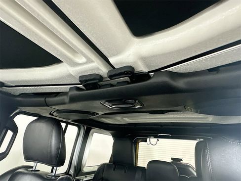 Used 2023 Jeep Wrangler Altitude image 21