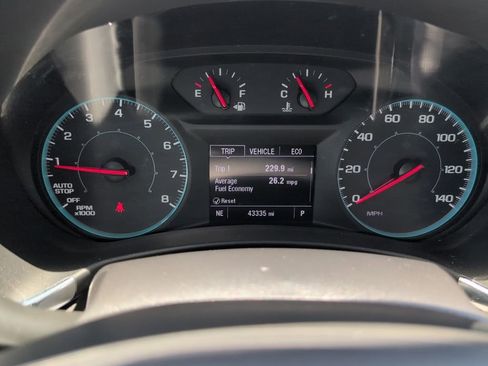 Used 2022 Chevrolet Equinox LS w/ Driver Confidence II Package FWD image 14