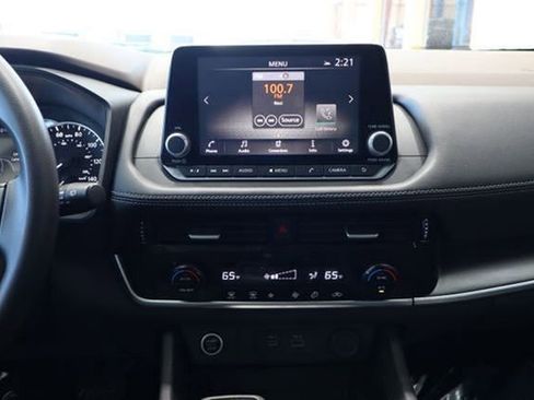 Used 2021 Nissan Rogue SV FWD image 34