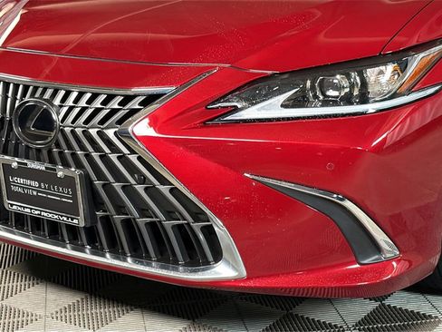 Certified 2024 Lexus ES 350 w/ Premium Package image 3