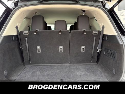 Used 2025 Nissan Pathfinder SV AWD/4WD image 9