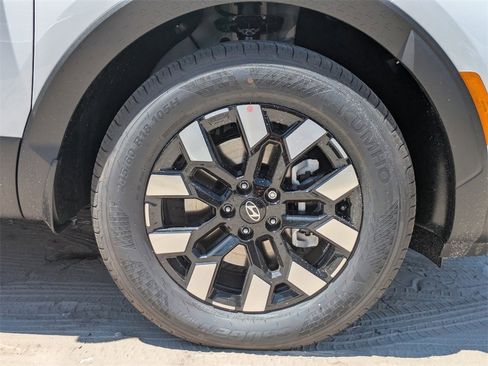 New 2025 Hyundai Santa Cruz SEL image 11