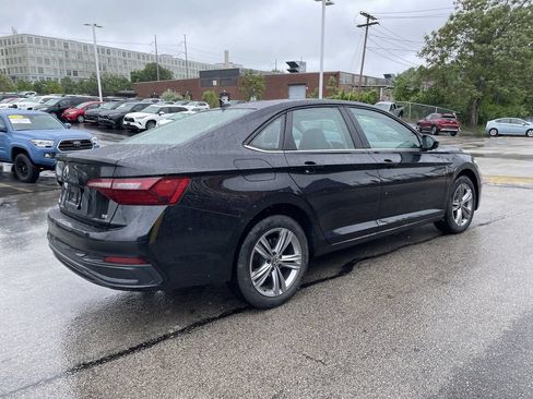Used 2024 Volkswagen Jetta SE FWD image 8