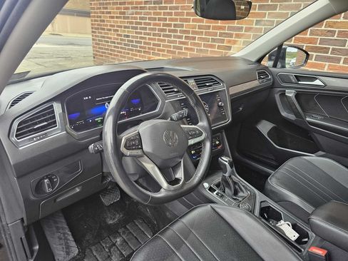 Used 2022 Volkswagen Tiguan SE AWD/4WD image 15