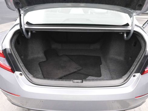 Used 2019 Honda Accord Touring image 13