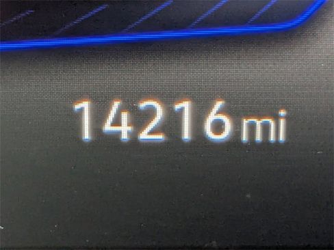 Used 2025 Volkswagen Jetta SE image 33