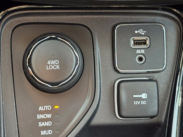 Used 2018 Jeep Compass Limited AWD/4WD image 39