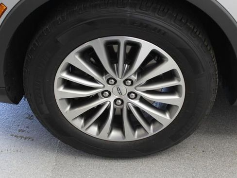 Used 2018 Lincoln MKX Select w/ Lincoln MKX Climate Package FWD image 5