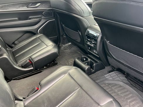 Used 2021 Jeep Grand Cherokee L Limited image 19