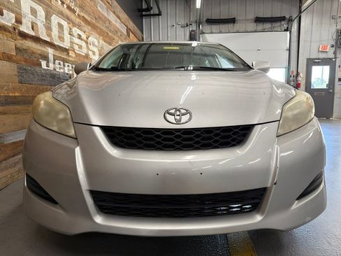 Used 2009 Toyota Matrix w/ PWR Pkg FWD image 3