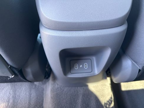 Used 2025 Hyundai Elantra SEL image 19