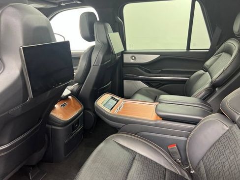 Used 2025 Lincoln Navigator Black Label AWD/4WD image 14