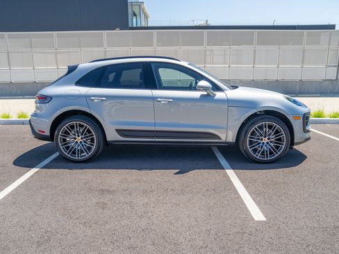 Certified 2026 Porsche Macan AWD/4WD image 8