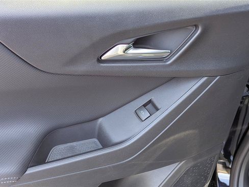 New 2026 Chevrolet Equinox LT w/ Convenience Package II FWD image 19