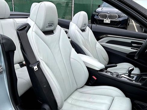 Used 2015 BMW M4 Convertible image 7