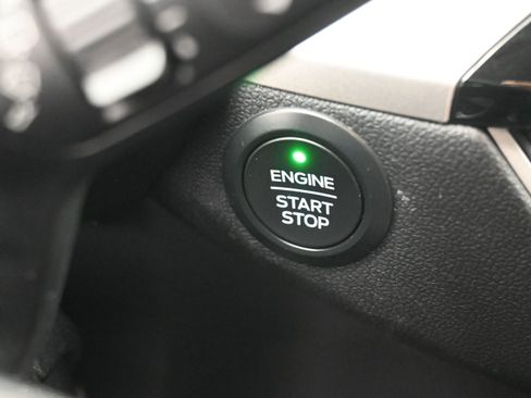 Used 2020 Ford Escape SE FWD image 18