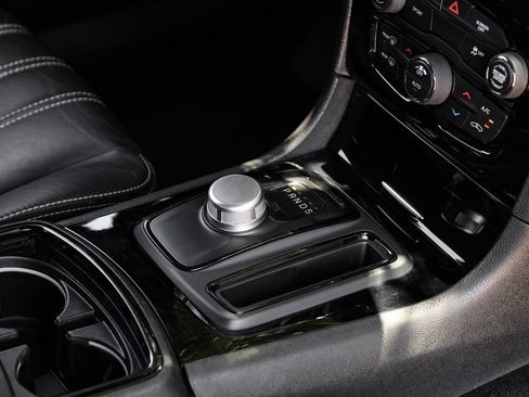 Used 2019 Chrysler 300 S RWD image 32