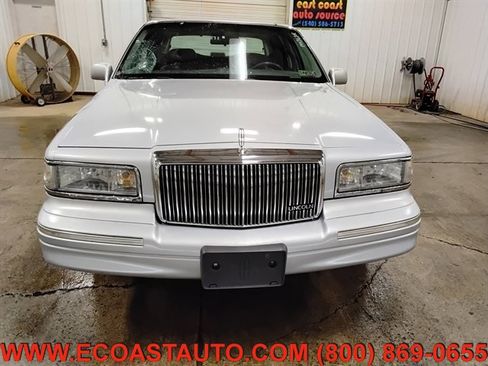 Used 1997 Lincoln Town Car Executive image 7
