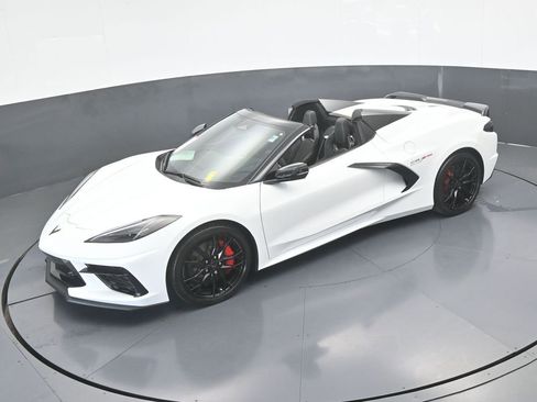 Used 2024 Chevrolet Corvette Stingray Convertible w/ Z51 Performance Package image 43