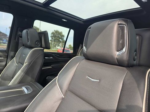 Used 2021 Cadillac Escalade Sport w/ Driver Assist Tech Package image 26