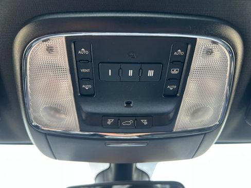 Used 2020 Jeep Grand Cherokee Limited w/ Luxury Group II AWD/4WD image 31
