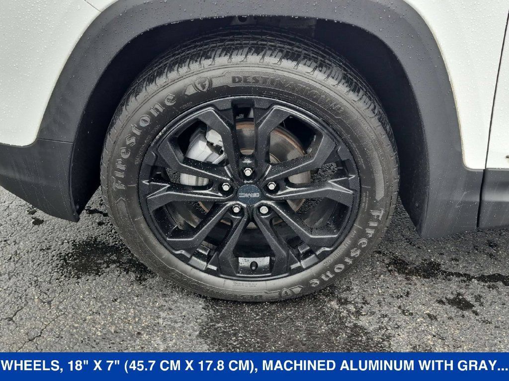 Used 2021 GMC Terrain SLT w/ Infotainment Package II AWD/4WD image 9