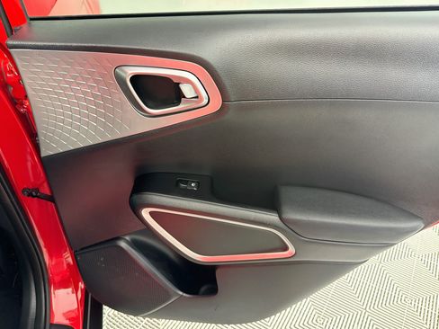 Used 2025 Kia Soul S FWD image 47