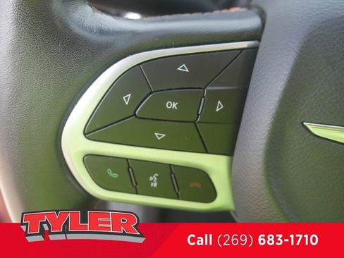 Used 2020 Chrysler Pacifica Touring w/ Cold Weather Group FWD image 26