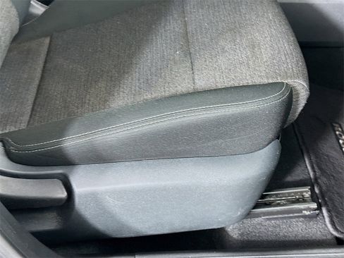 Used 2021 Nissan Rogue S image 23