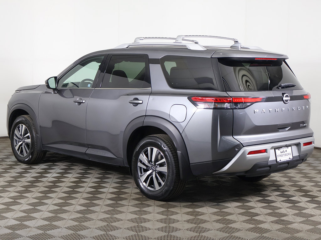 Used 2024 Nissan Pathfinder SL AWD/4WD image 11