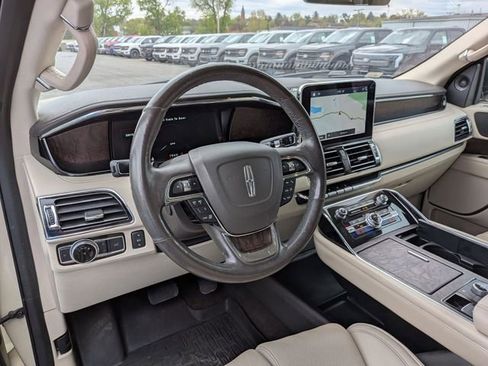 Used 2018 Lincoln Navigator Reserve w/ Technology Package AWD/4WD image 7