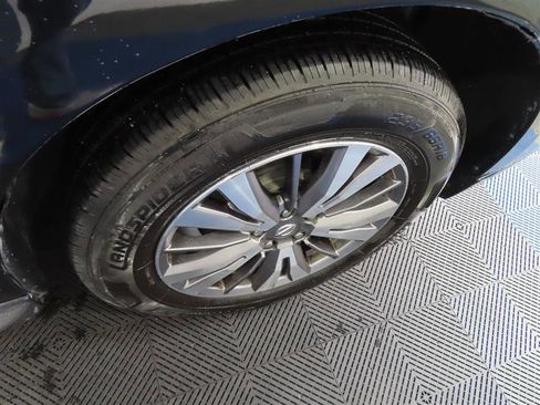 Used 2019 Nissan Pathfinder S AWD/4WD image 9