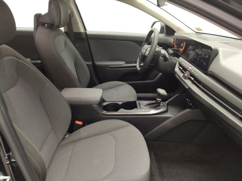 Used 2025 Kia K4 FWD image 21
