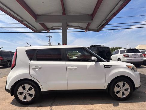 Used 2016 Kia Soul FWD image 5