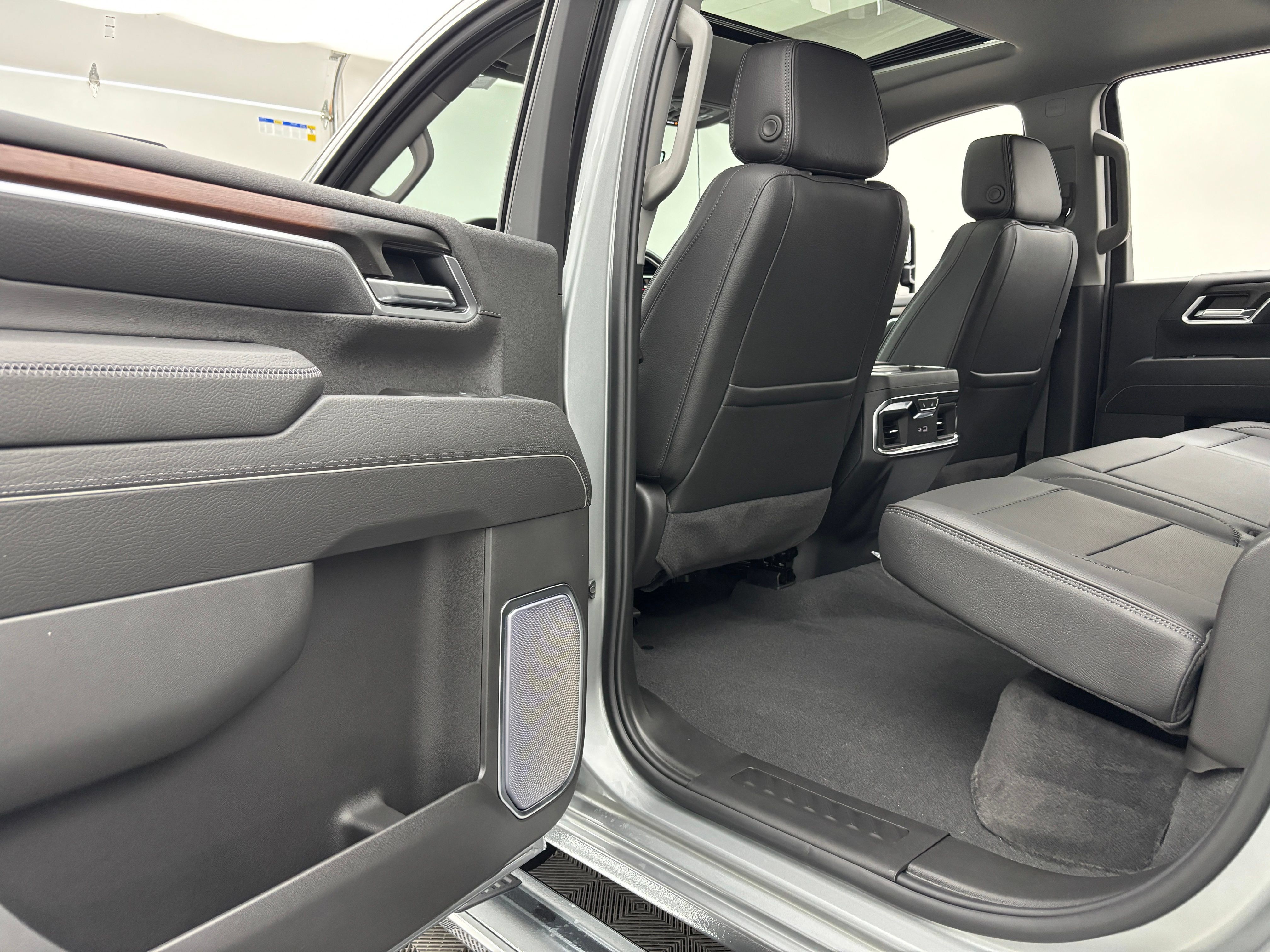 New 2026 GMC Sierra 2500 Denali w/ Denali Reserve Package AWD/4WD image 44