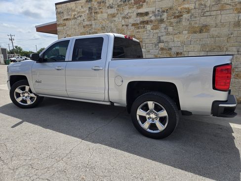 Used 2018 Chevrolet Silverado 1500 LT w/ Texas Edition RWD image 3