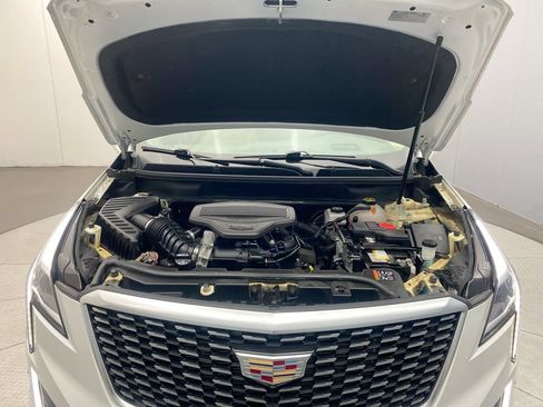 Used 2022 Cadillac XT5 Premium Luxury w/ Technology Package AWD/4WD image 11