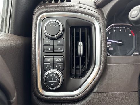 Used 2020 GMC Sierra 1500 SLT image 41
