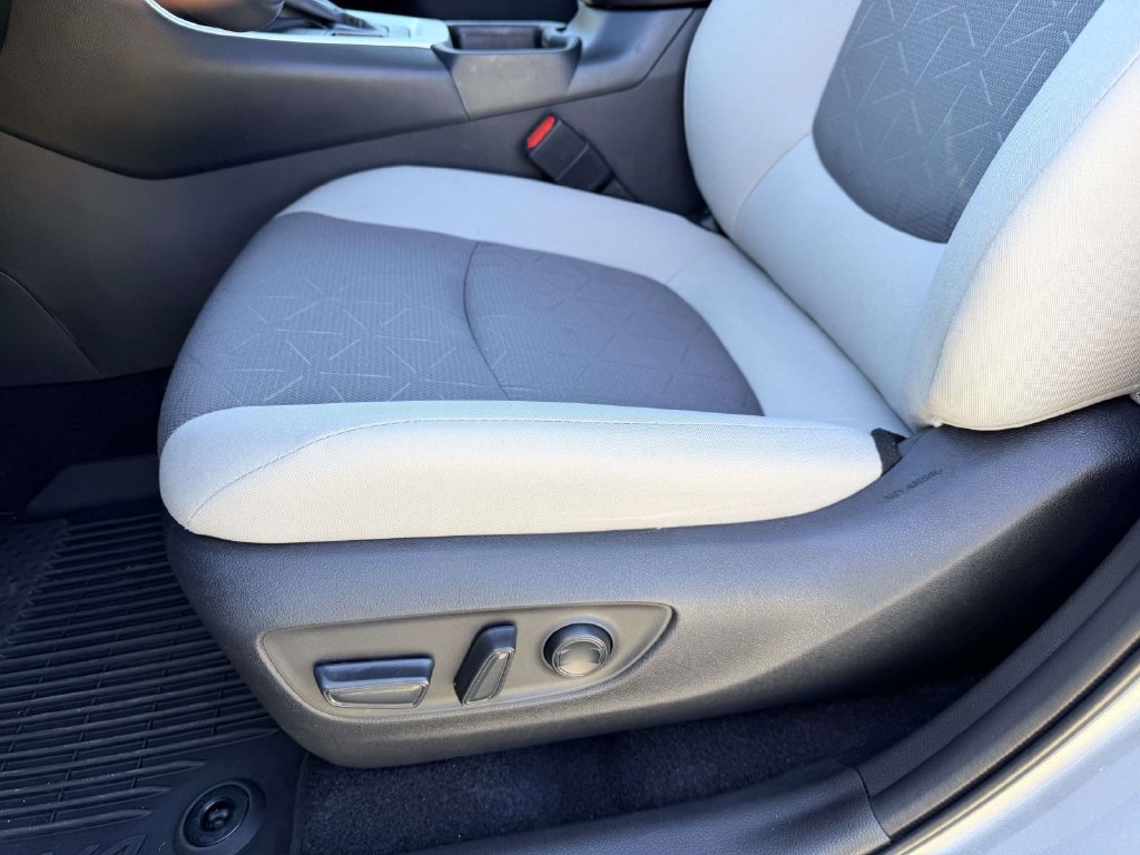 Certified 2025 Toyota RAV4 XLE w/ Convenience Package AWD/4WD image 18